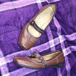 BROWN MARY JANE FLATS 6.5 Naturalizer Dark Academia Office Work Classic Basic